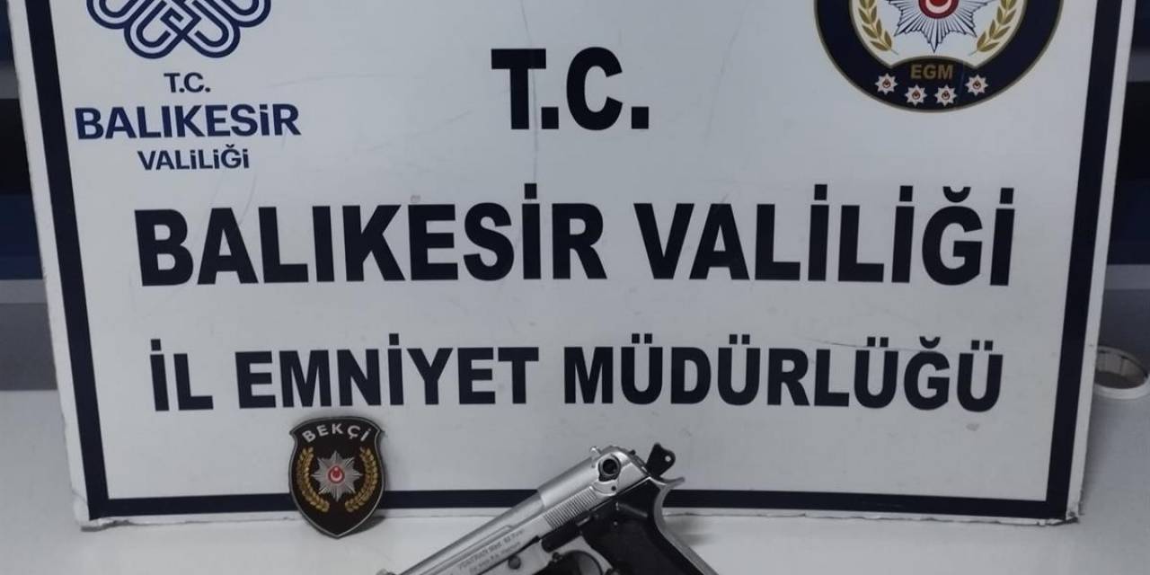 Balıkesir’de Polis 3 Aranan Şahsı Yakalandı