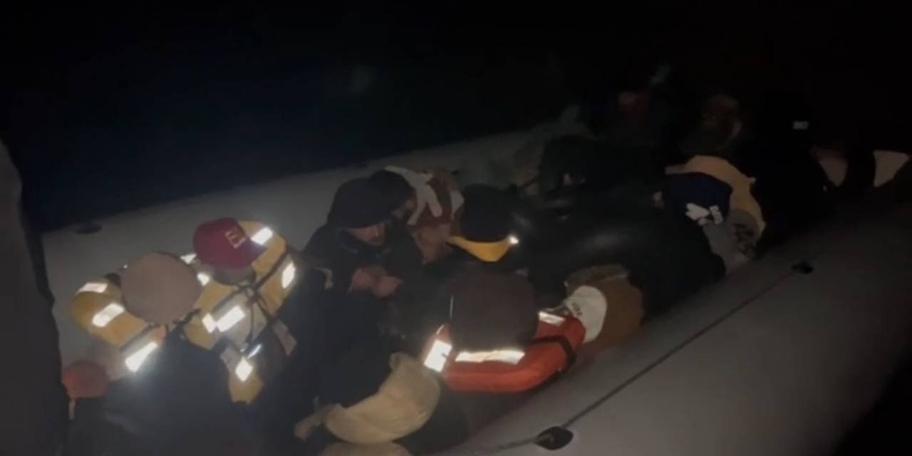 Ayvalık’ta 23 Düzensiz Göçmen Yakalandı