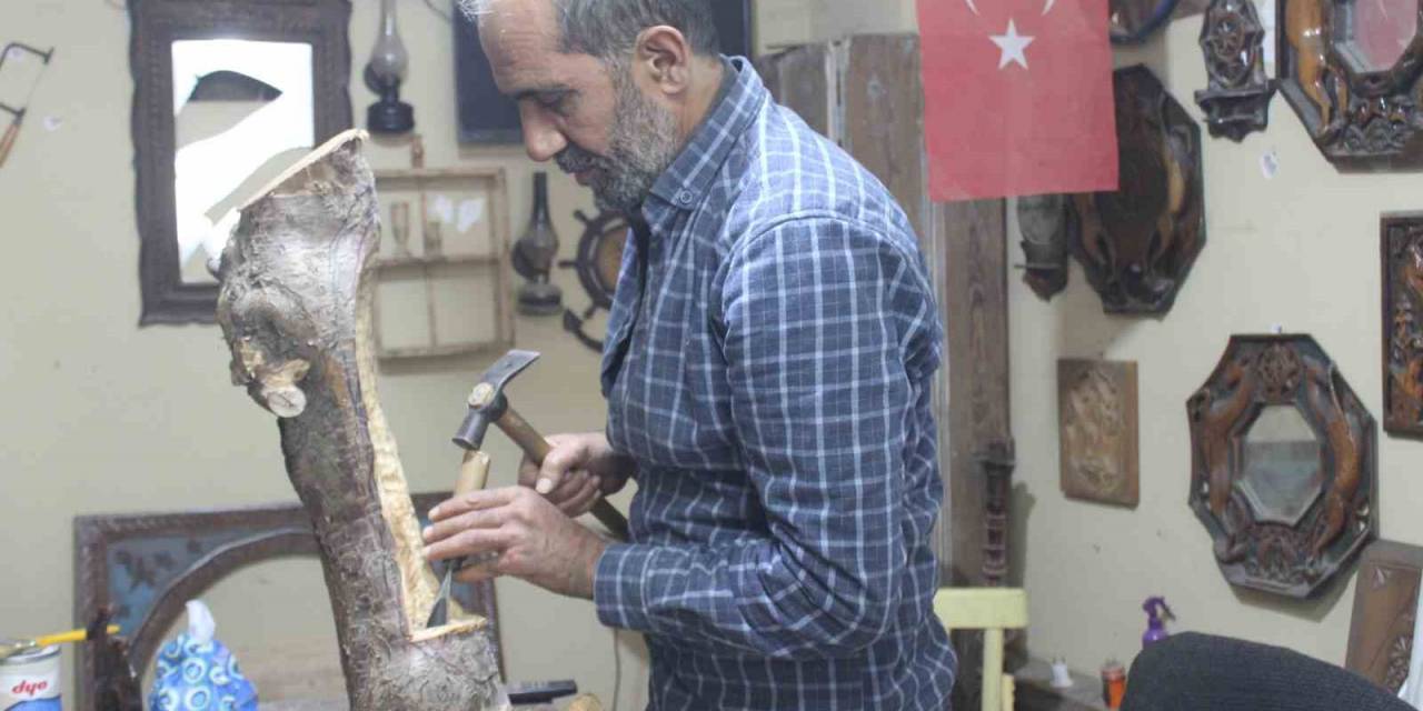 Ahşap, Temel Usta’nın Elinde Sanat Eserine Dönüşüyor