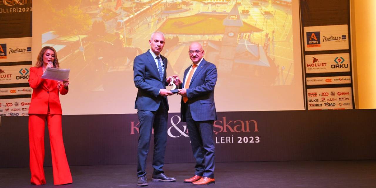 Niğde Belediye Başkanı Özdemir, ’yılın Belediye Başkanı’ Seçildi