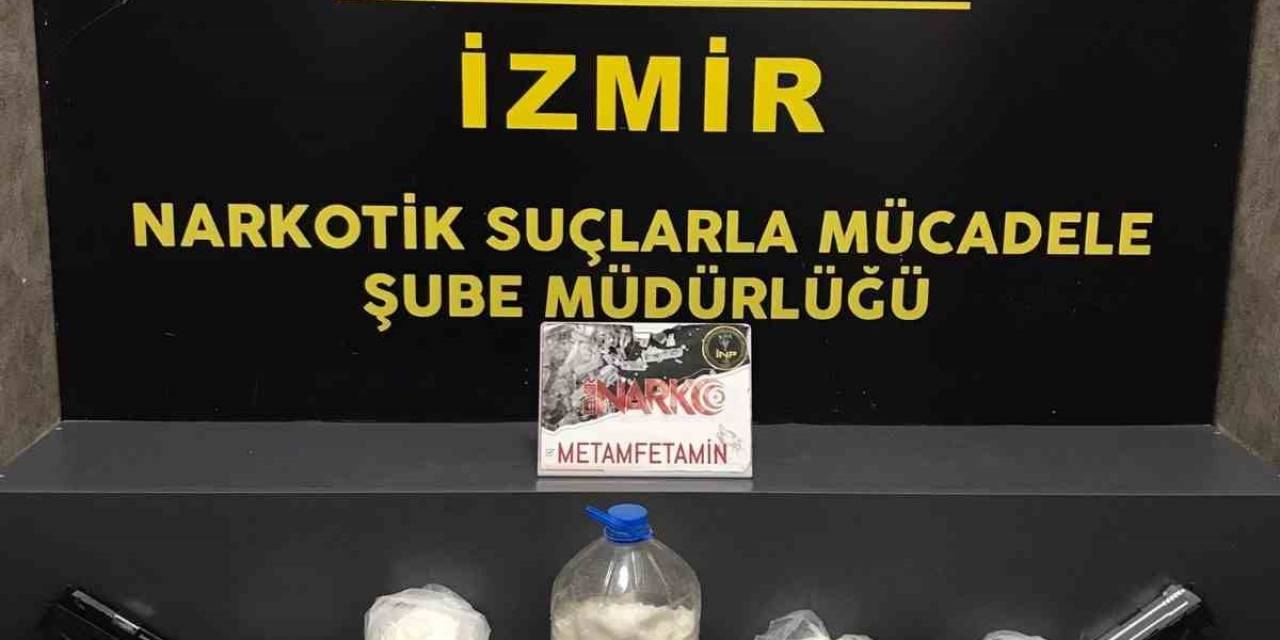 İzmir’in İki İlçesinde Zehir Tacirlerine Operasyon