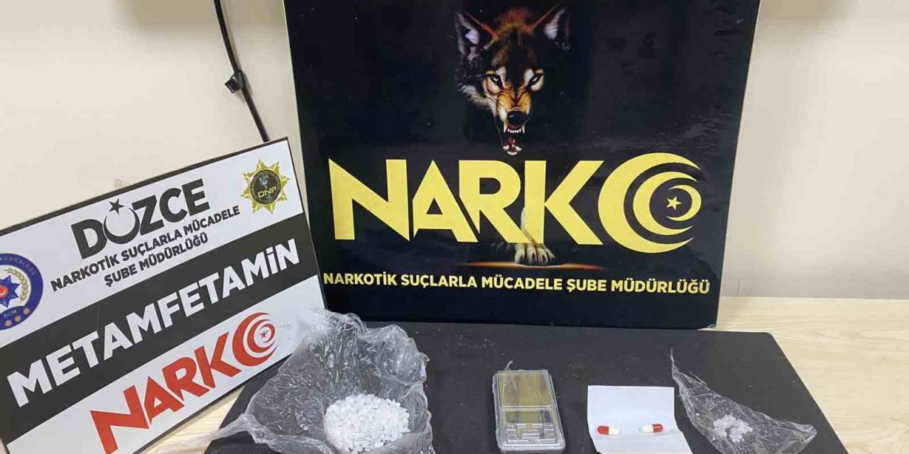 Uyuşturucu Ticareti Yapan 2 Kişi Tutuklandı
