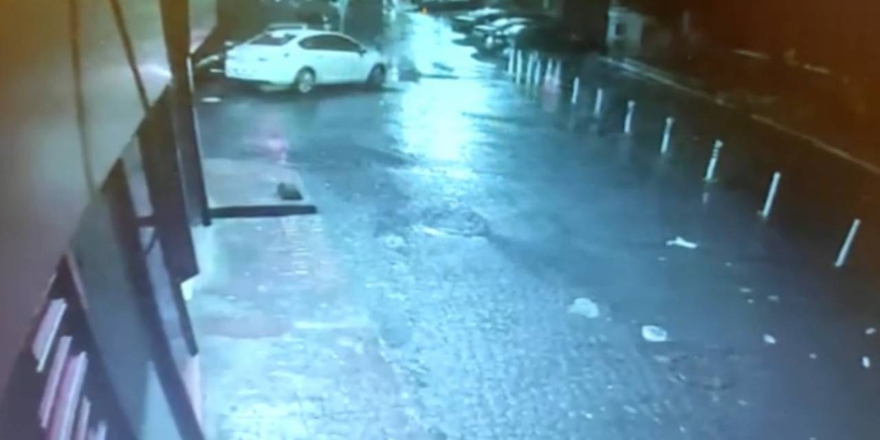 Cihangir’de Dövmeci Kıza Kapkaç Kamerada: Yere Savruldu, Çanta Askısıyla Aracı Kovaladı