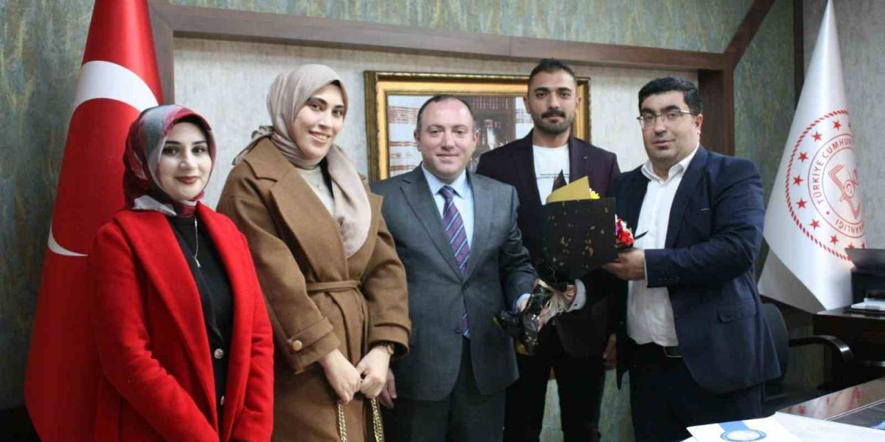 Genç Akademisyenlerden Öğretmenler Günü Kutlaması