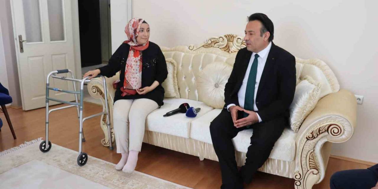 Kazazede Öğretmene Evinde “24 Kasım” Sürprizi