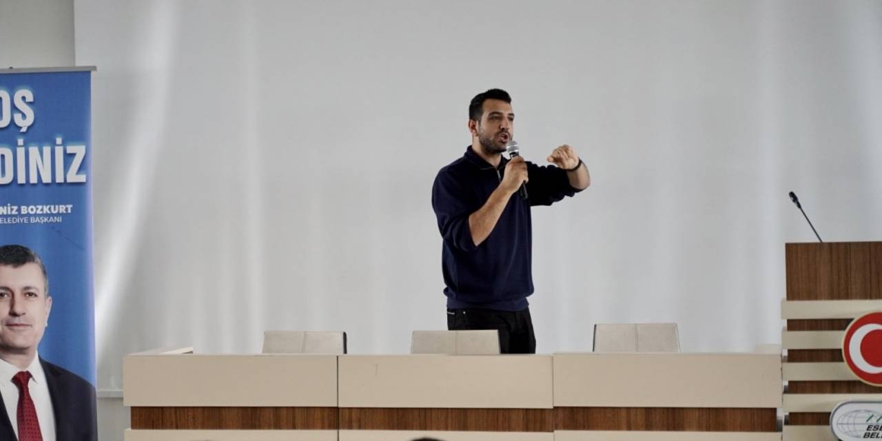 Esenyurtlu Öğrencilere “Bu Yol Üniversiteye Gider” İsimli Sempozyum Düzenlendi