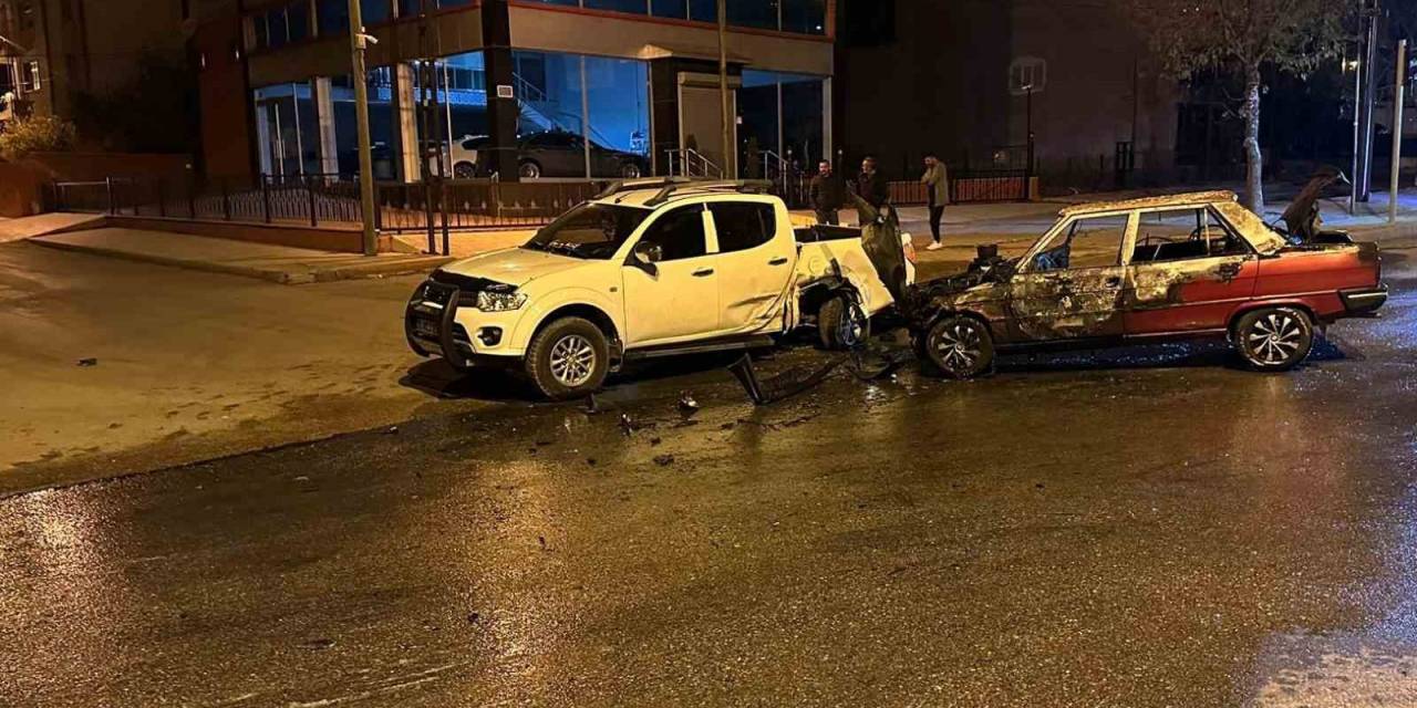 Merzifon’da Pikap İle Otomobil Çarpıştı: 4 Yaralı
