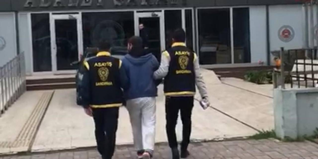 Polisten Kaçarken Yere Uyuşturucu Attı, Kıskıvrak Yakalandı
