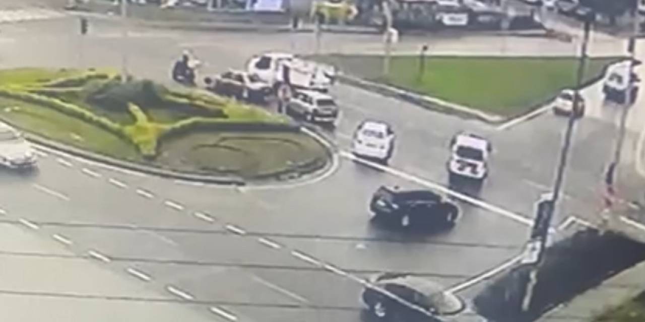Otomobilin Çarptığı Kadın Yaralandı, Kaza Anı Kamerada