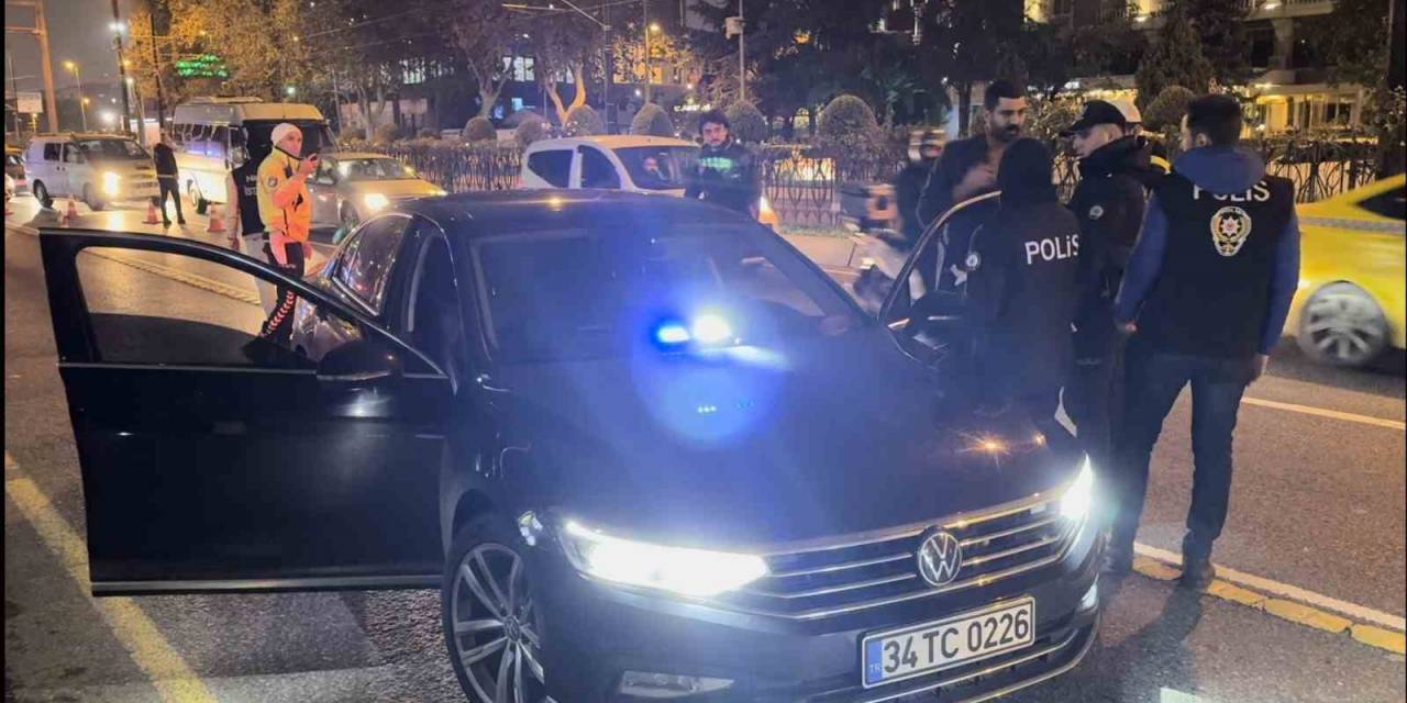 İstanbul’da Çakar Kullanan Sürücüye 4 Bin 64 Tl Ceza