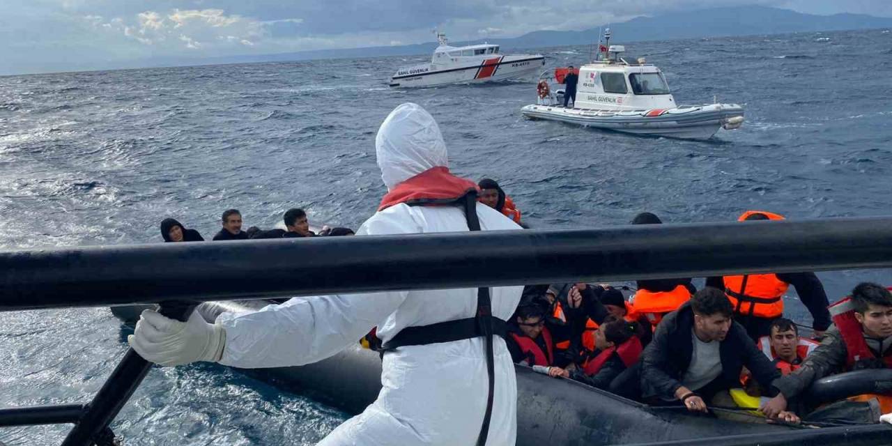 Ayvalık’ta Türk Karasularına Geri İtilen 45 Düzensiz Göçmen Kurtarıldı