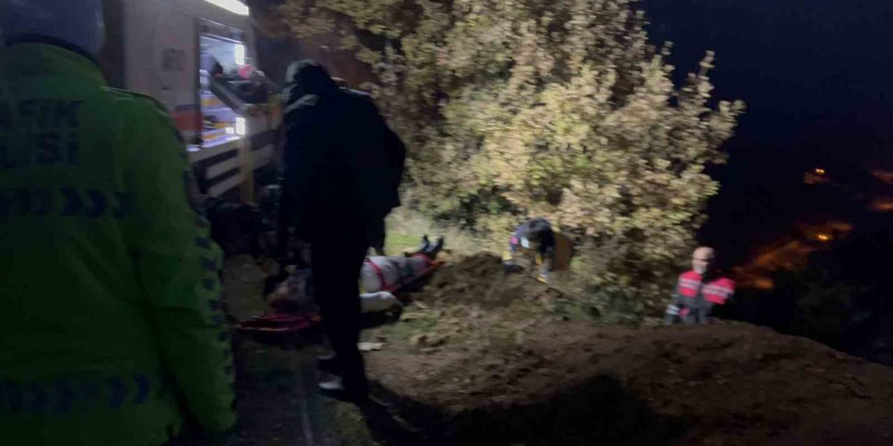 Tunceli’de Otomobil Uçuruma Yuvarlandı: 2 Yaralı