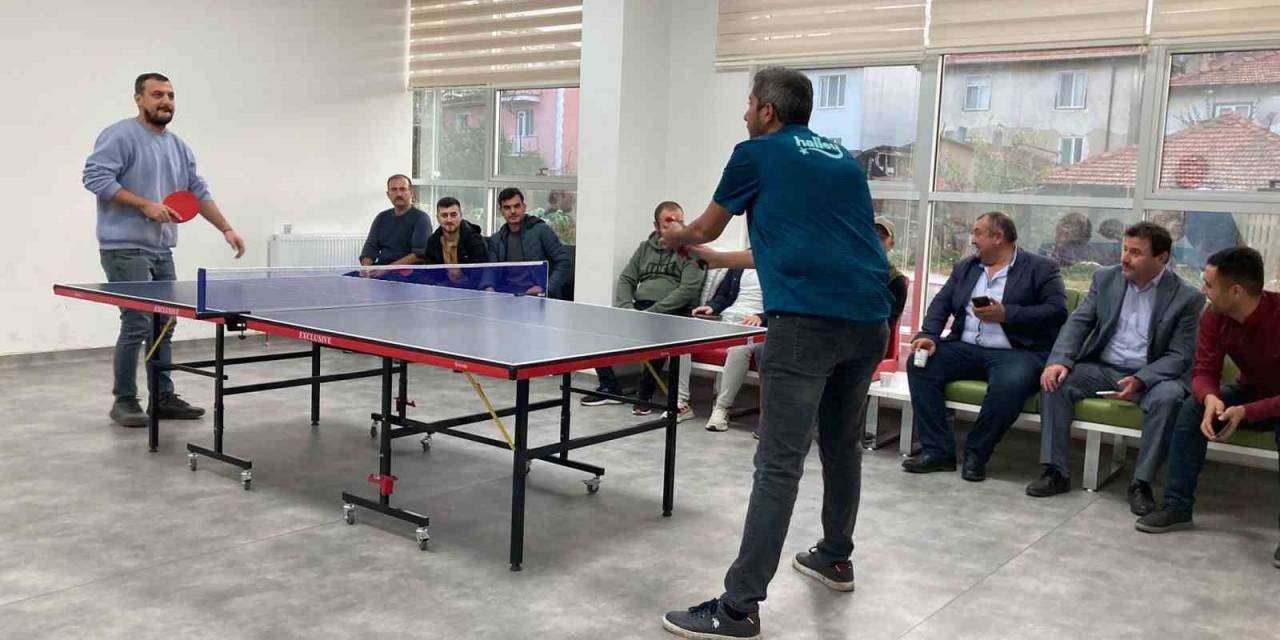 Hisarcık’ta Öğretmenler Arası Masa Tenisi Turnuvası Sona Erdi