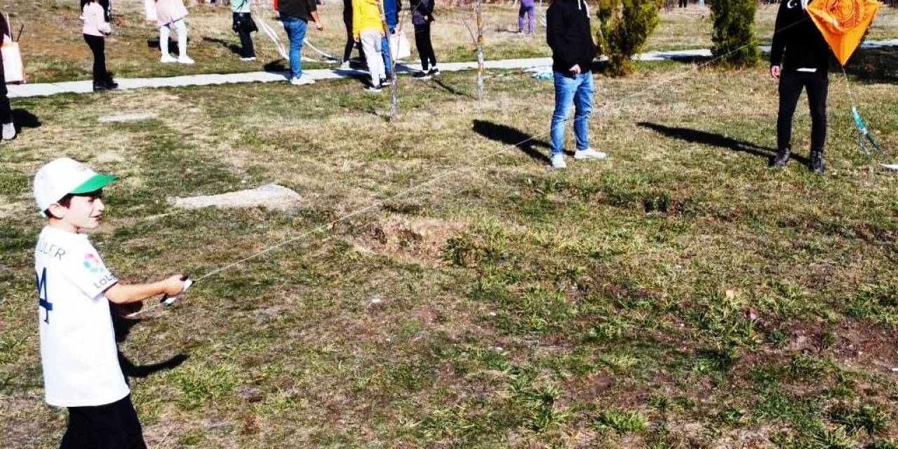 Dumlupınar’da Uçurtma Şenliği