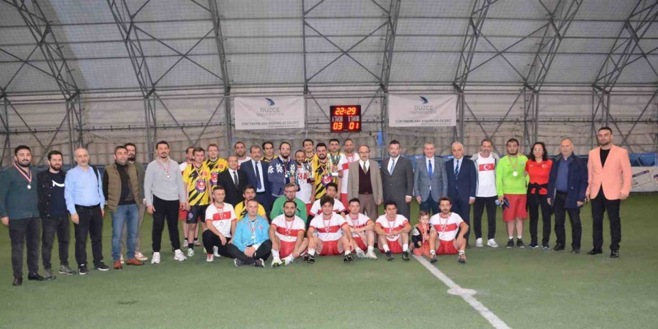 Rektörlük Futbol Takımı Şampiyon Oldu