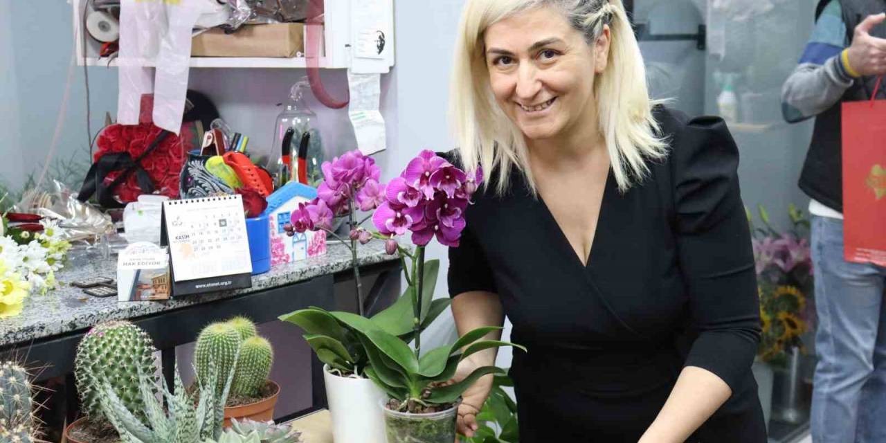 Çiçekçilerde ’24 Kasım’ Mesaisi Yaşanıyor