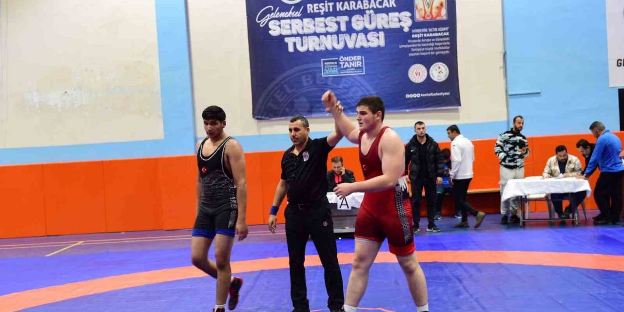 2. Geleneksel Reşit Karabacak Güreş Turnuvası’nda Nefes Kesen Mücadele