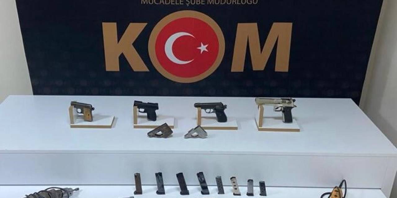Elazığ’da Silah Ticareti Operasyonu: 4 Ruhsatsız Silah Ele Geçirildi