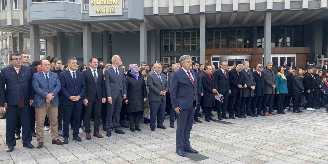 Zonguldak’ta Öğretmenler Günü Kutlandı