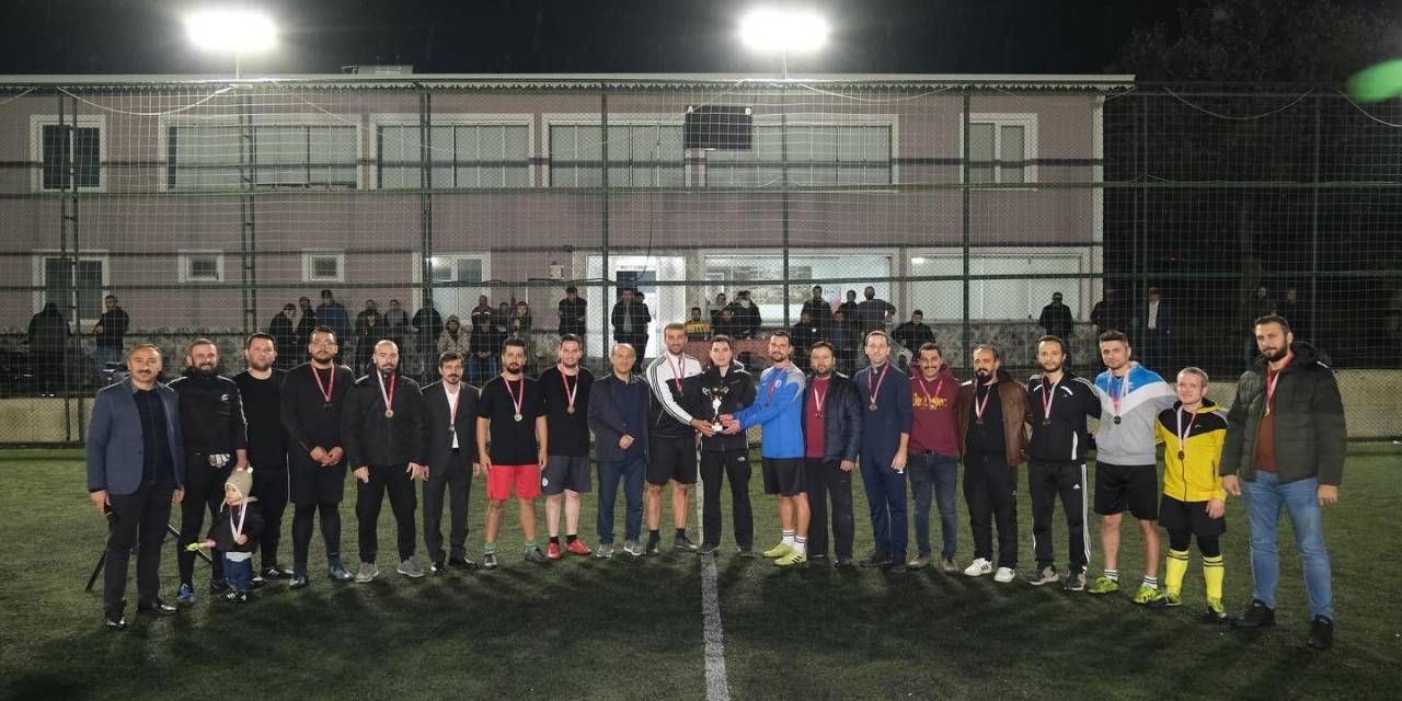 Orhaneli’nde Futbol Şöleninde Şampiyon Eğitim Gücü