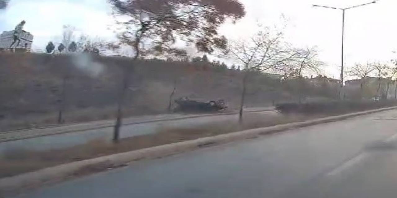 Viraja Hızlı Giren Otomobil Takla Attı