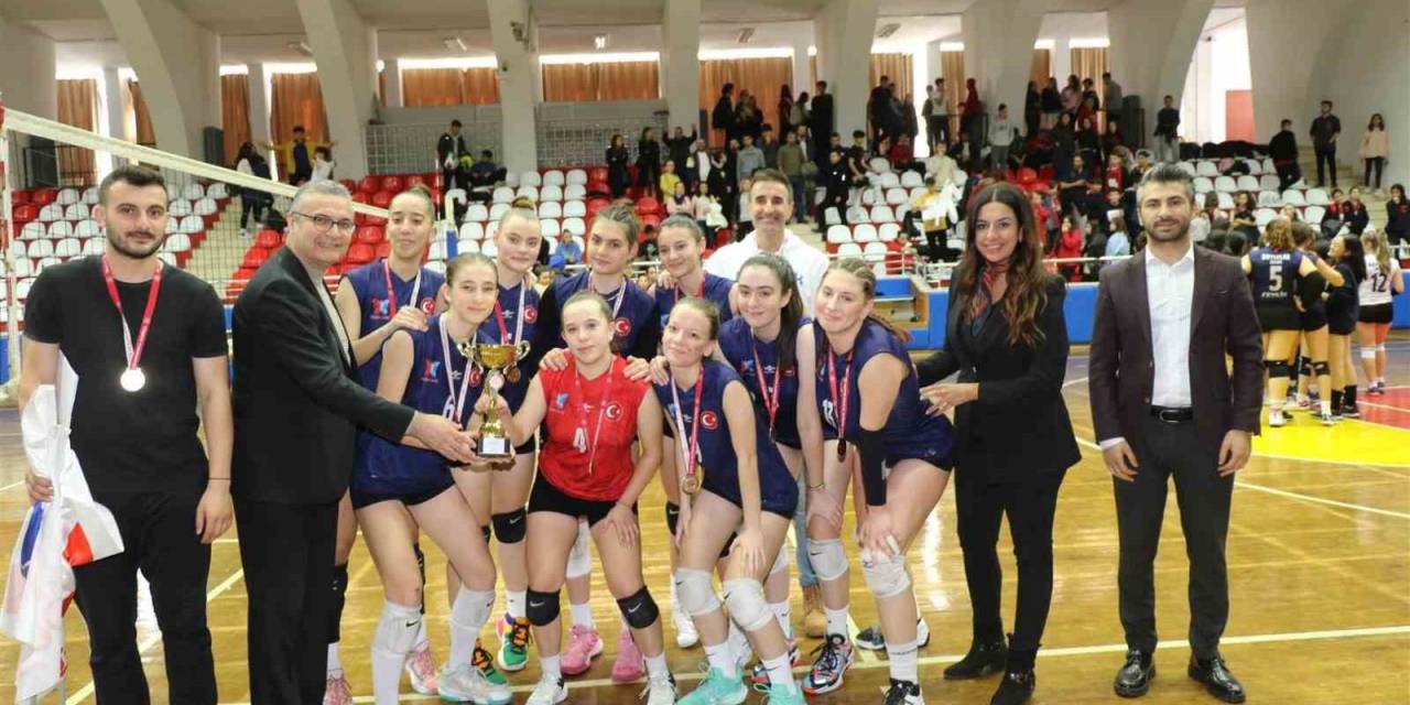Aydın’da Okul Sporları Voleybol Turnuvası Tamamlandı