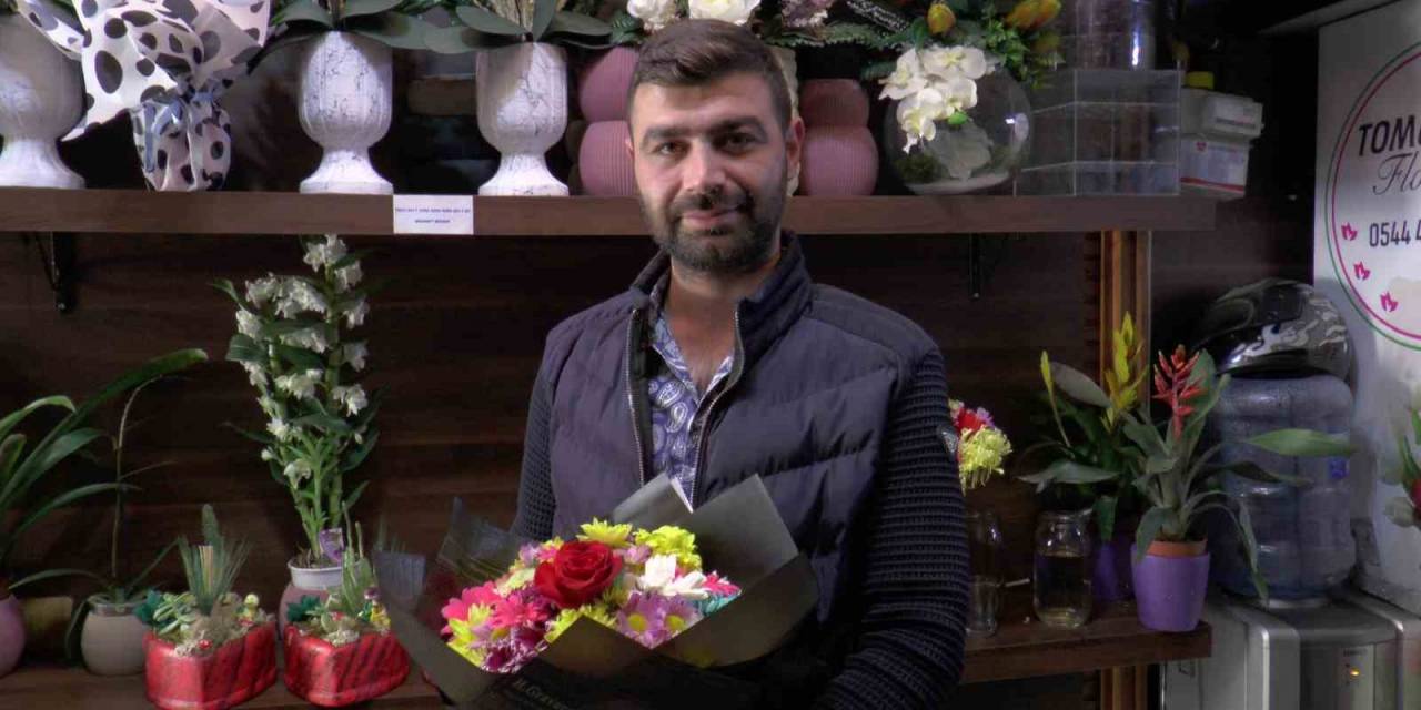 Çiçekçiler Öğretmenler İçin Mesai Yaptı