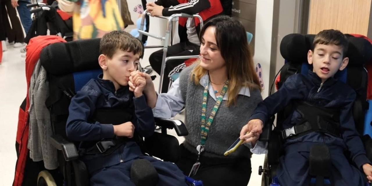 Başakşehir Çam Ve Sakura Şehir Hastanesi’nde, Öğretmenler Günü Kutlandı