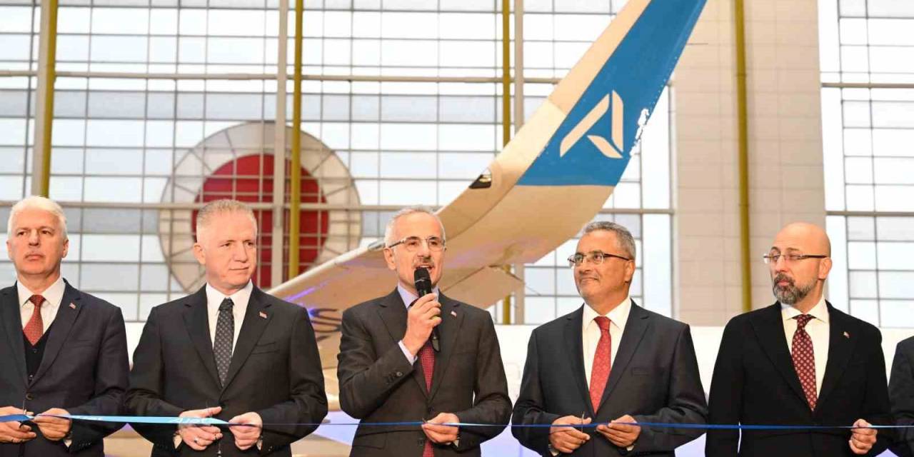 Bakan Uraloğlu: "Küresel Bir Havacılık Merkezi Olduk"