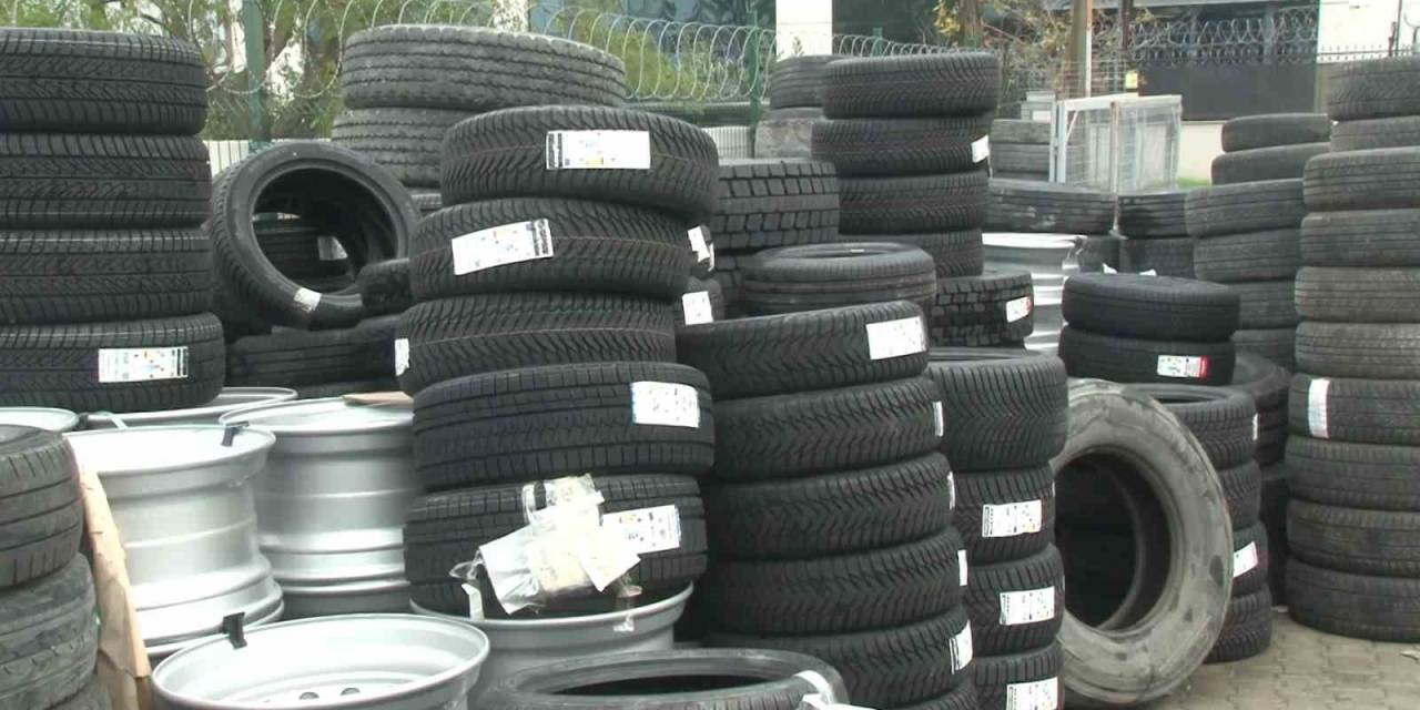 Kış Lastiği Zorunluluğunun Son Gününde Lastikçilerde Yoğunluk Yaşanıyor
