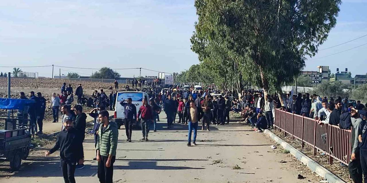 İsrail Askerleri Gazze’de Kuzeye Geçmek İsteyen Filistinlilere Engel Oldu