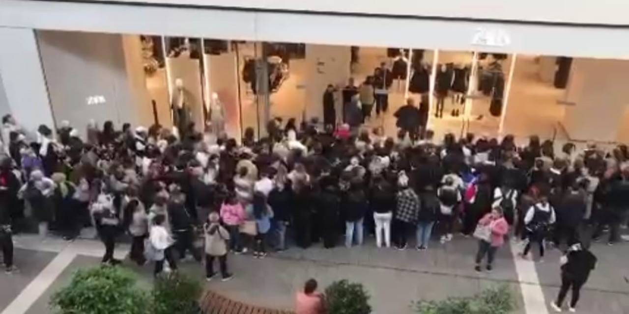 Güvenlik Kontrolünden Geçenler Mağazalara Böyle Akın Etti