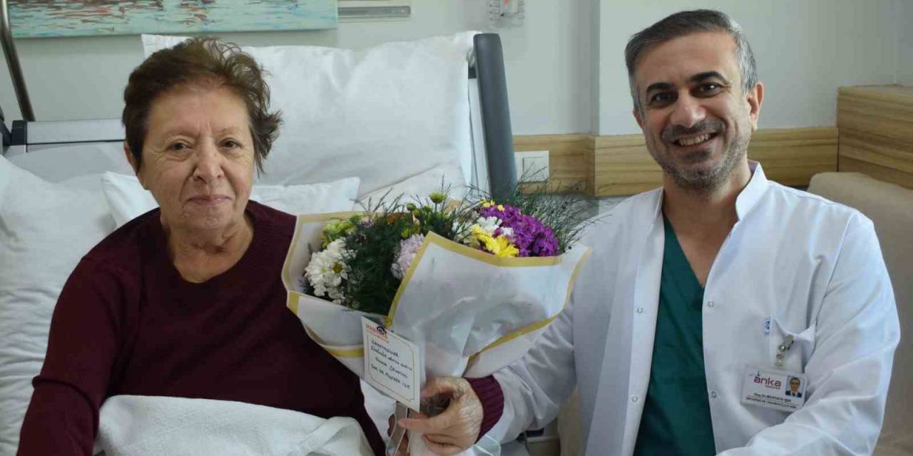 Öğretmenler Günü’nde Çiçeklerle Taburcu Edildi