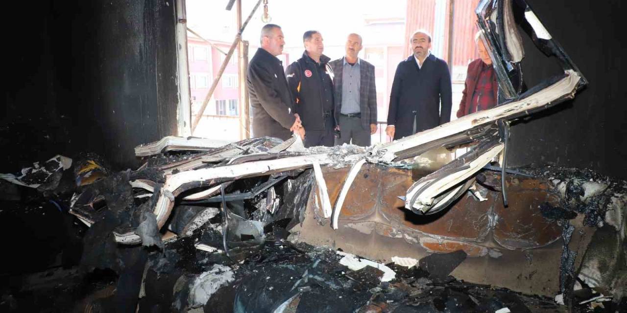 Yanan Ev Kullanılamaz Hale Geldi