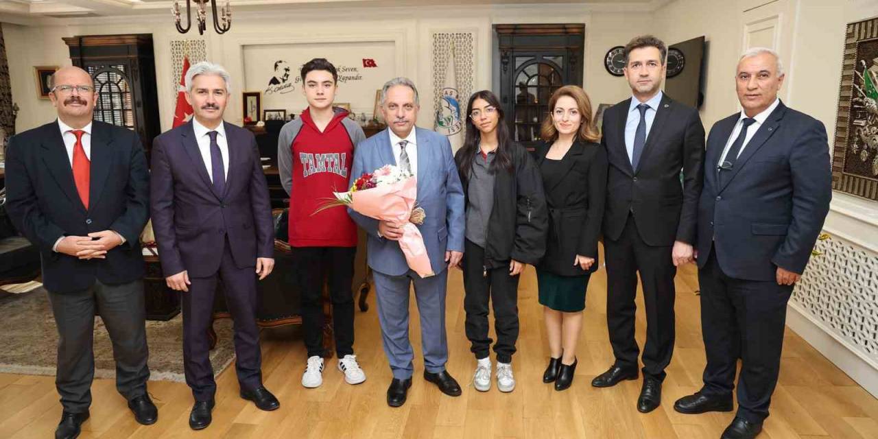 Başkan Yalçın’a Öğretmenler Günü’nde Anlamlı Ziyaret