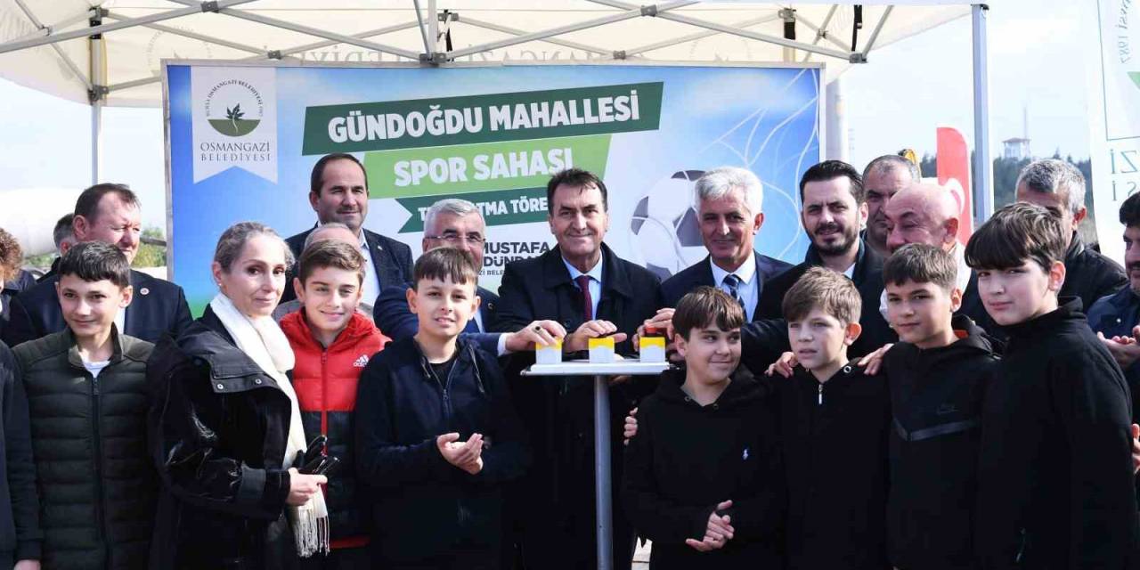 Osmangazi Gündoğdu Mahallesi Spor Sahasının Temelleri Atıldı