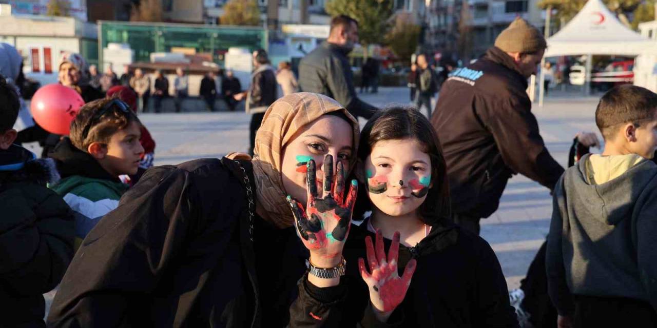 Kırşehir’de ’kudüs’te İzimiz Var’ Etkinliğinde Çocuklar "Savaşa Hayır" Dedi