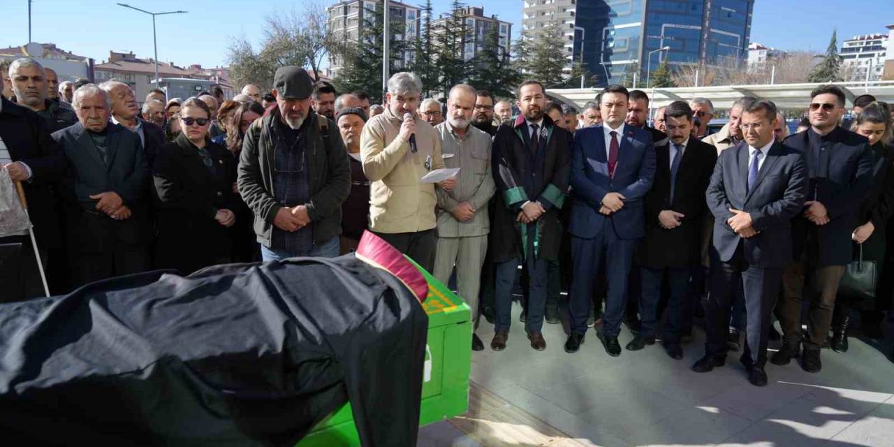 Niğde’de Trafik Kazasında Ölen Avukatın Cenazesi Defnedildi
