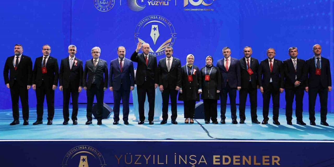 Cumhurbaşkanı Erdoğan: "4 Milyon 680 Bin Çalışan Emekli İkramiyeden Faydalanabilecek”