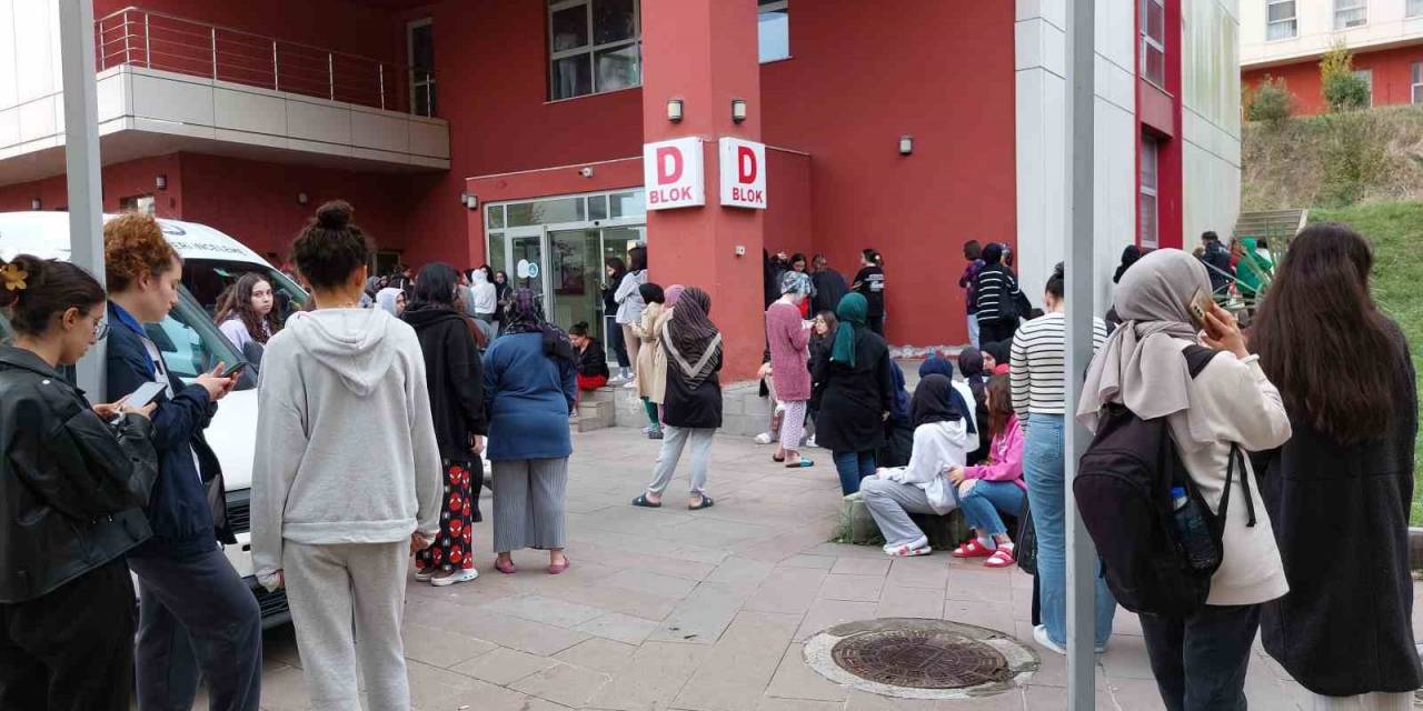 Üniversiteli Genç Kız, Öğrenci Yurdunun Banyosunda Ölü Bulundu