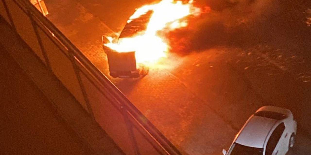 Bursa’da Seyir Halindeki Araç Alev Alev Yandı