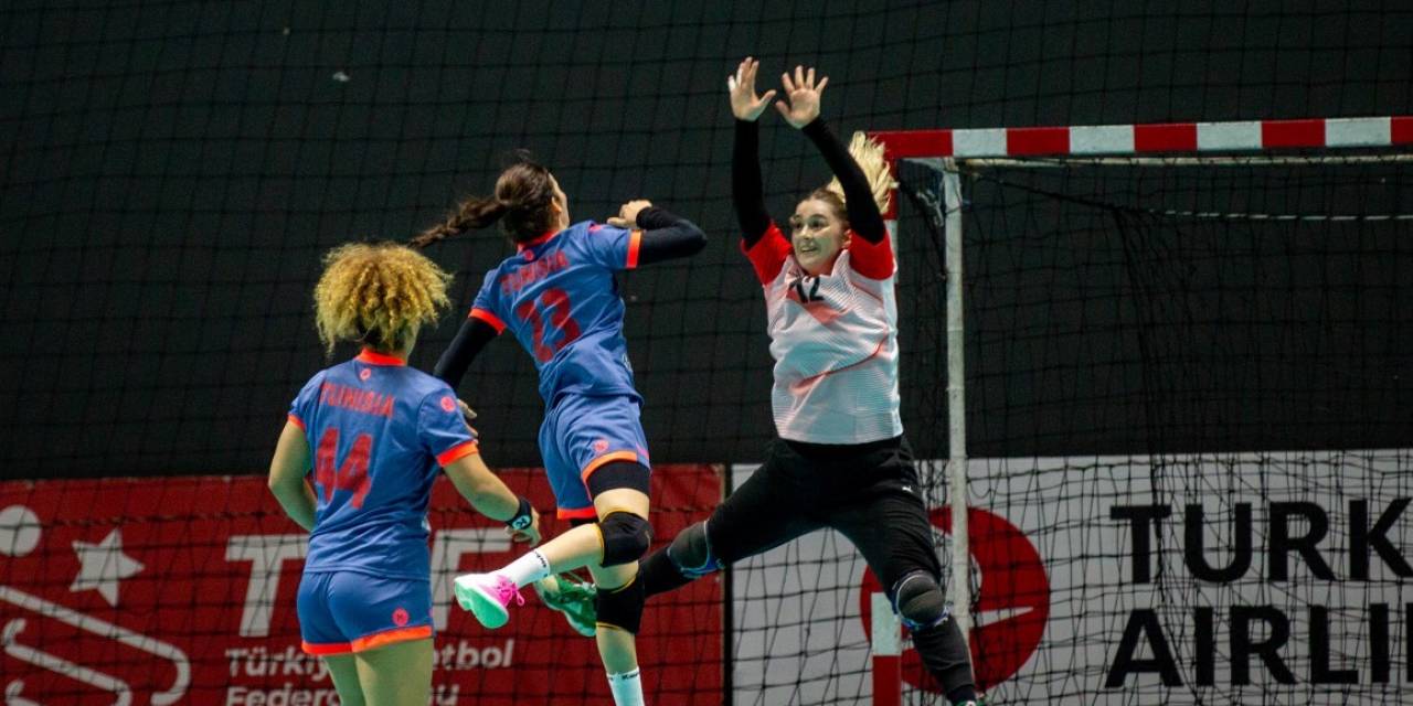 A Milli Kadın Hentbol Takımı, Tunus’u 29-28 Yendi