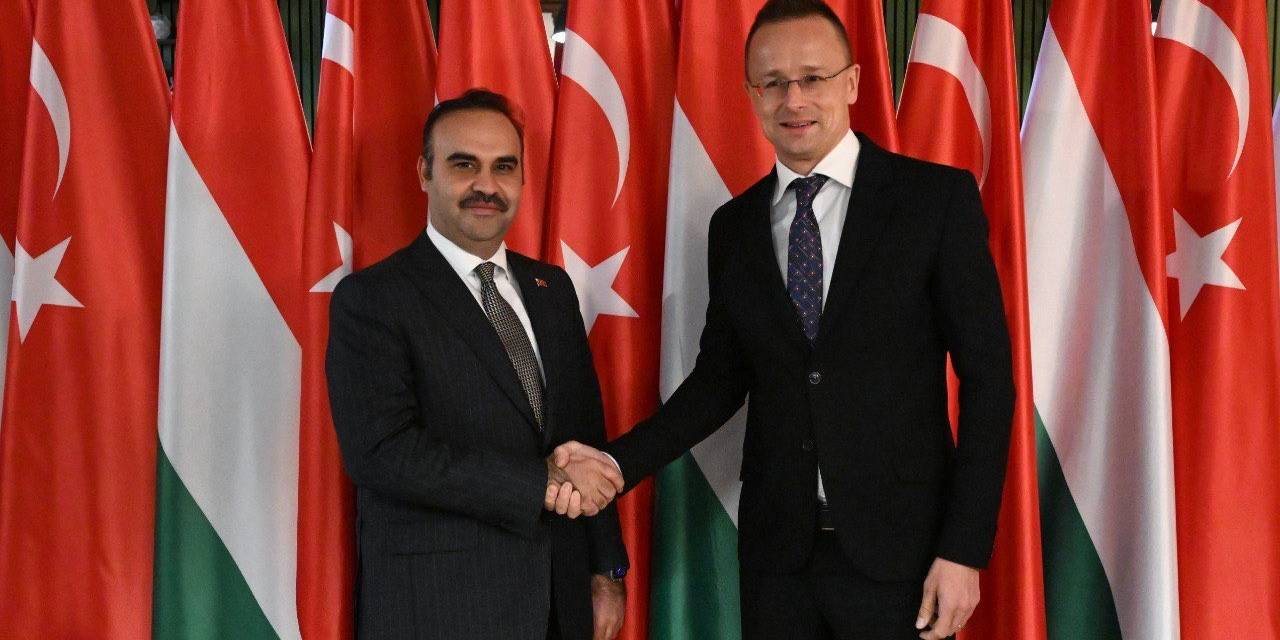 Sanayi Ve Teknoloji Bakanı Kacır, Macaristan Dışişleri Ve Ticaret Bakanı Szijjarto İle Görüştü