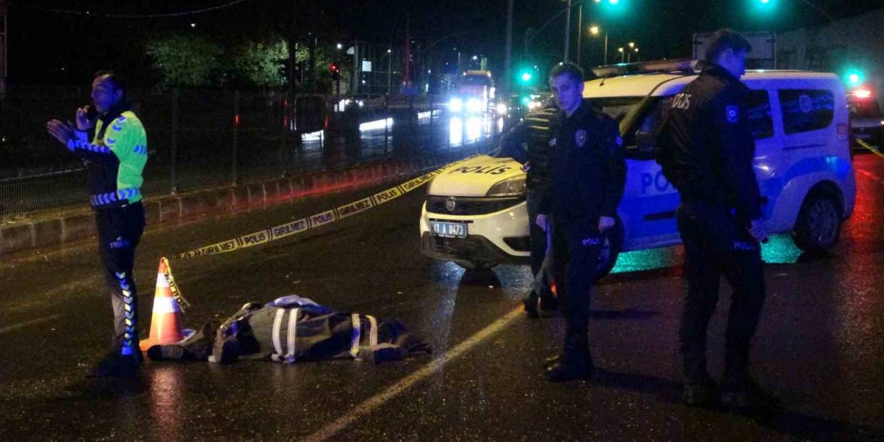 Otomobilin Çarpıp Tırın 100 Metre Sürüklediği Kız Çocuğu Öldü: Anne Ve Baba Sinir Krizi Geçirdi