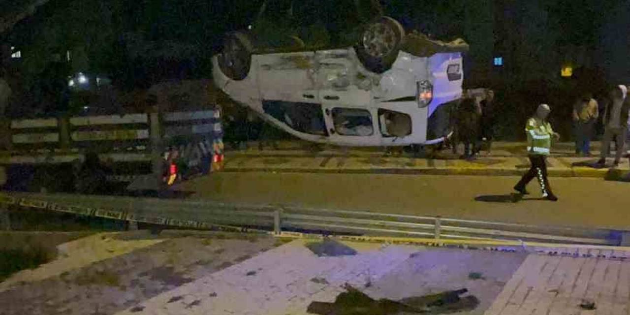 Sultanbeyli’de Minibüsle Çarpışan Araç Dereye Uçtu: 1 Yaralı