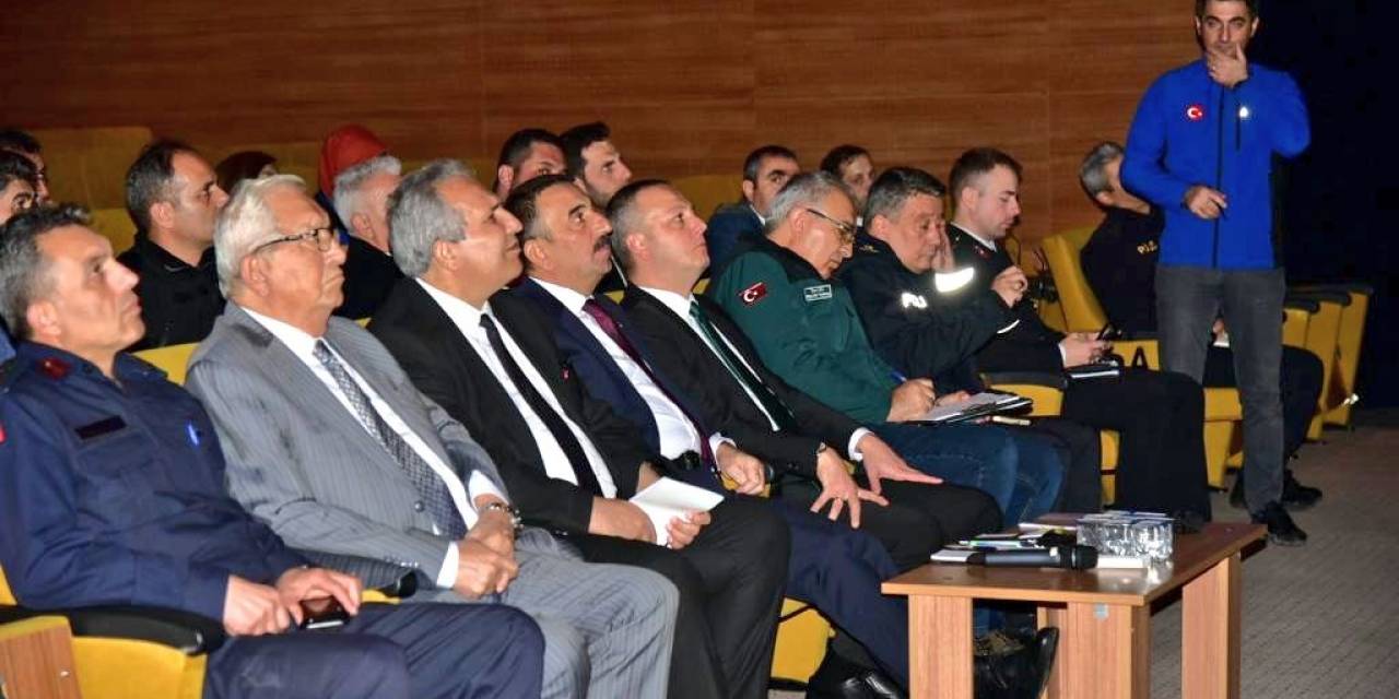 Zonguldak’ta Beklenen Fırtına Öncesi Alınacak Tedbirleri Görüştüler