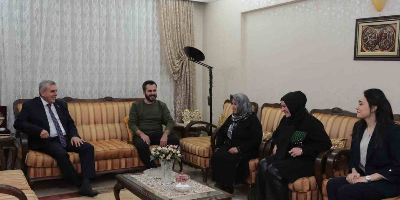 Şanlıurfa’da Emekli Öğretmenler Unutulmadı