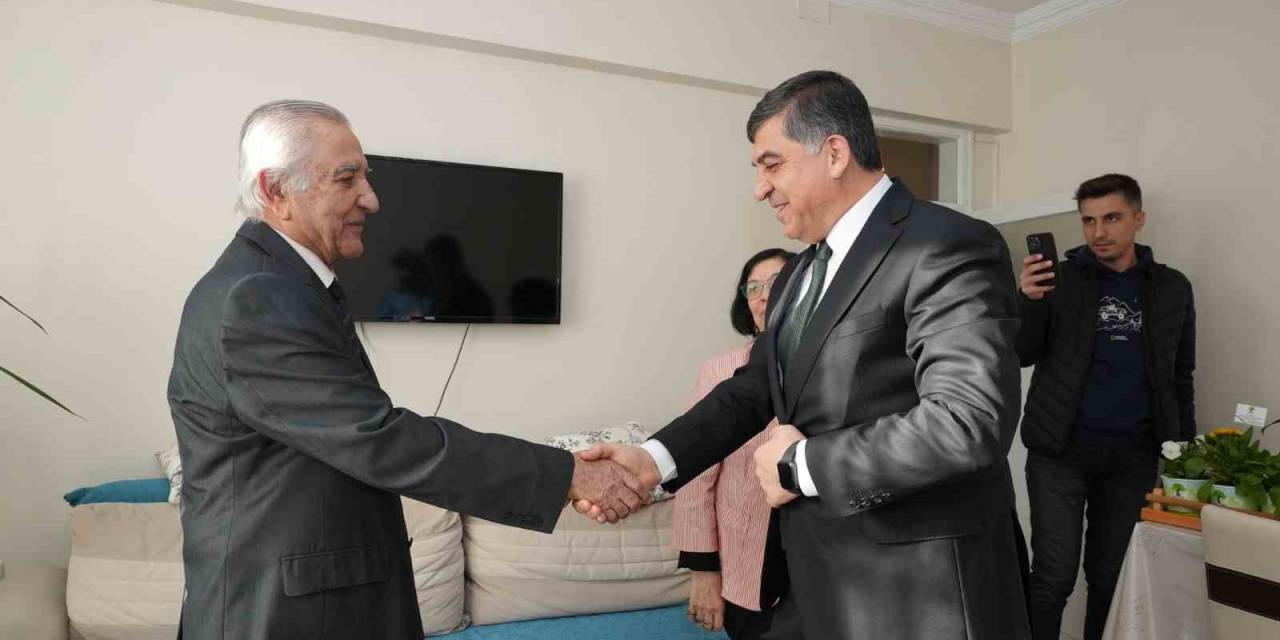 Fadıloğlu, Öğretmenlerini Unutmadı