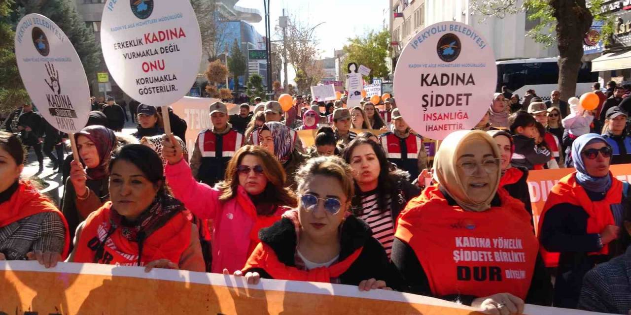 Van’da "Kadına Şiddete Hayır" Yürüyüşü Yapıldı