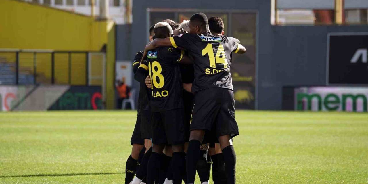Süper Lig: İstanbulspor: 1 - Hatayspor: 0 (İlk Yarı)